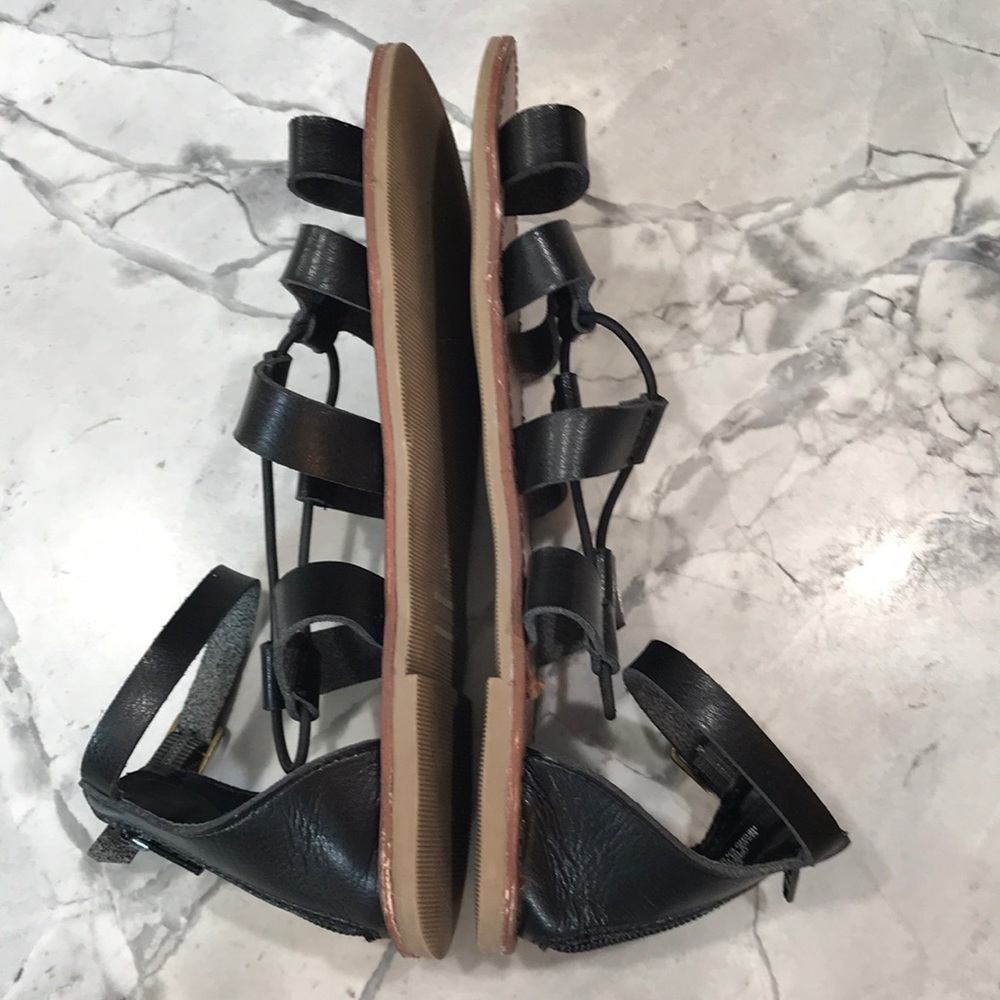 Old Navy Strappy Sandal in Black - Picture 3 of 8